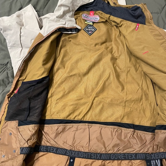 686 Men Gore Tex Ski Snowboard Shell Jacket XL worn once - Picture 5 of 10